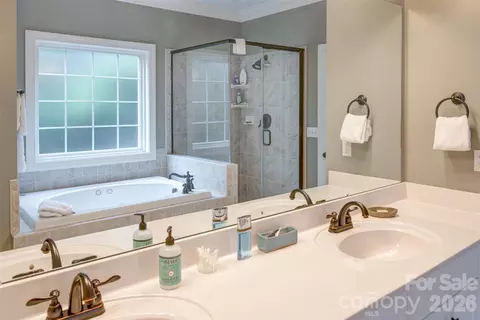 Bath - 149 42nd Avenue Nw Dr NW, Hickory, NC 28601 photo 3 of 5