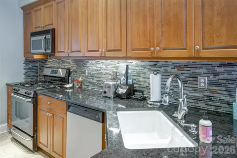 Kitchen - 149 42nd Avenue Nw Dr NW, Hickory, NC 28601 photo 2 of 4