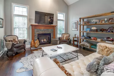 Living - 149 42nd Avenue Nw Dr NW, Hickory, NC 28601 photo 2 of 3