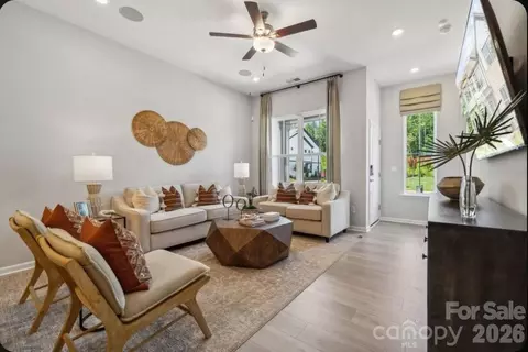 21234 Lake Run Dr, Charlotte, NC 28278