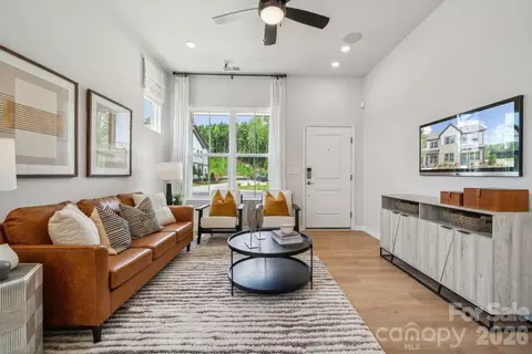 21238 Lake Run Dr, Charlotte, NC 28278
