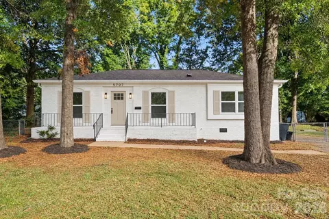 5707 Kallam Ct, Charlotte, NC 28215