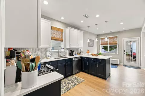 Kitchen - 10048 Switchyard Dr, Cornelius, NC 28031 photo 1 of 2