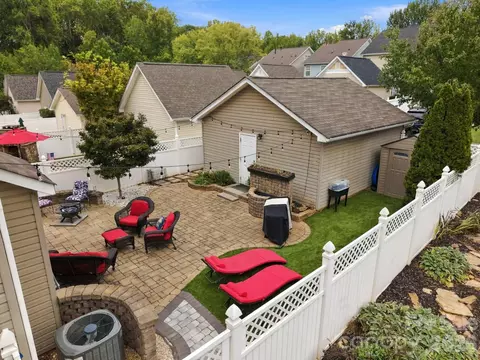 Exterior - 10048 Switchyard Dr, Cornelius, NC 28031 photo 5 of 6