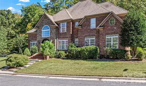 1391 Somerset Cove Dr, Winston Salem, NC 27103