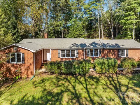 133 Kent Ln, Hendersonville, NC 28739