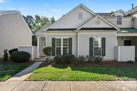 8334 Carob Tree Ln, Charlotte, NC 28215