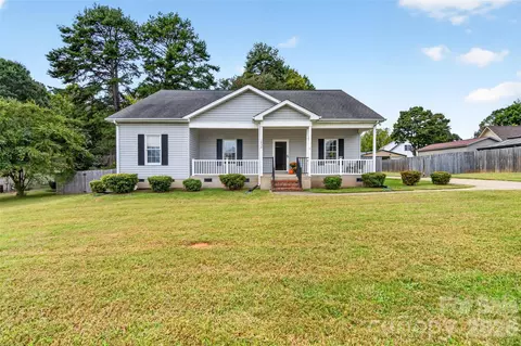 1032 Coddle Creek Rd, Mooresville, NC 28115