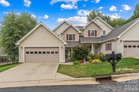 28 Viera Dr, Swannanoa, NC 28778