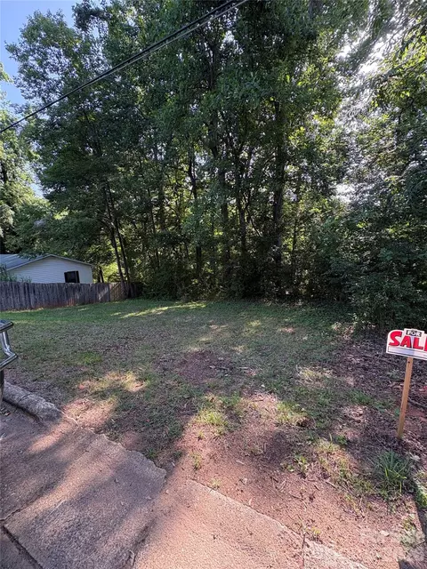 5 S Coulter Ave, Newton, NC 28658