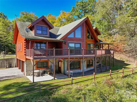 124 Borges Ln, Waynesville, NC 28785
