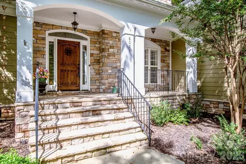 Exterior - 8071 E Andrew Dr, Denver, NC 28037 photo 5 of 11