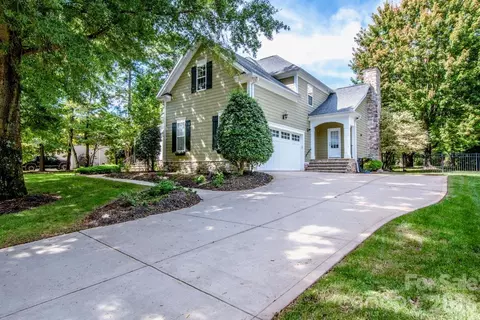 Exterior - 8071 E Andrew Dr, Denver, NC 28037 photo 6 of 11