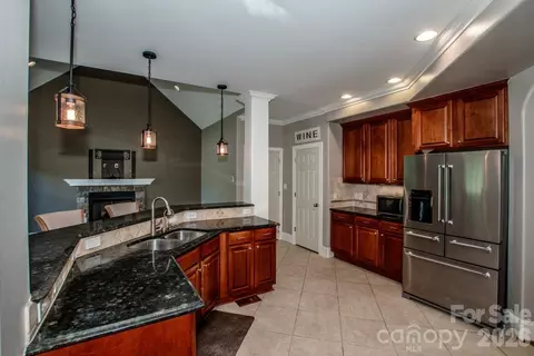 Kitchen - 8071 E Andrew Dr, Denver, NC 28037 photo 4 of 4