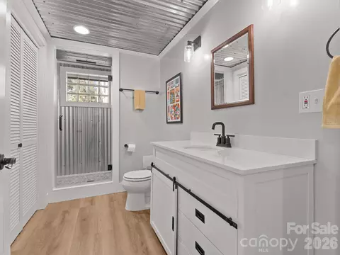 Bath - 69 Eargle Rd, Tryon, NC 28782 photo 5 of 5