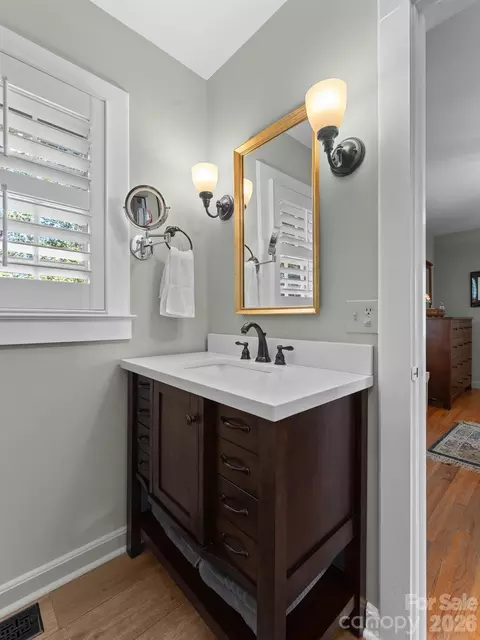 Bath - 69 Eargle Rd, Tryon, NC 28782 photo 2 of 5