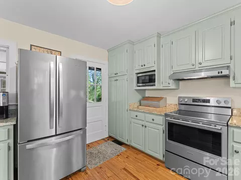 Kitchen - 69 Eargle Rd, Tryon, NC 28782 photo 3 of 4