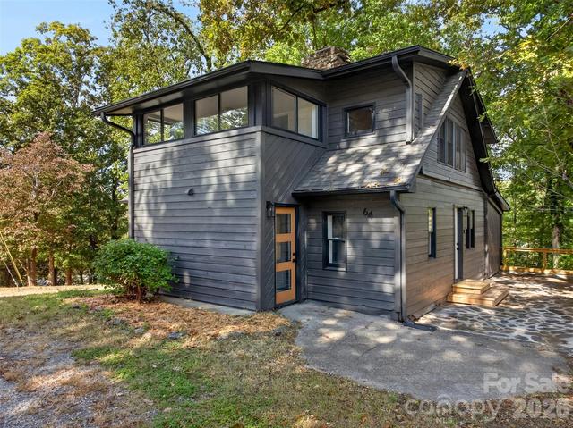 64 Pine Cone Dr, Asheville, NC 28805