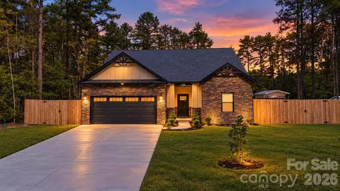 6519 Pargo Rd, Charlotte, NC 28216