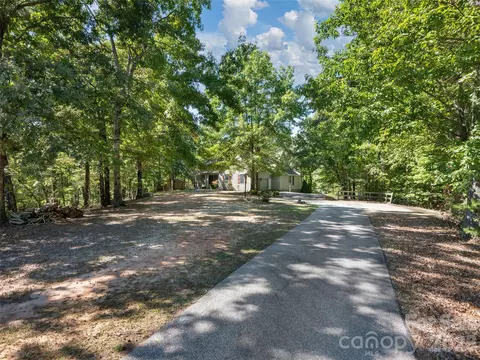 Exterior - 620 N Highland Rd, Mill Spring, NC 28756 photo 2 of 7