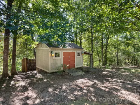 Exterior - 620 N Highland Rd, Mill Spring, NC 28756 photo 6 of 7