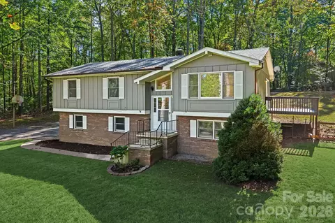 90 Melton Rd, Candler, NC 28715