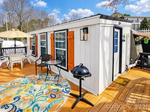 162 Dogwood Cir, New London, NC 28127