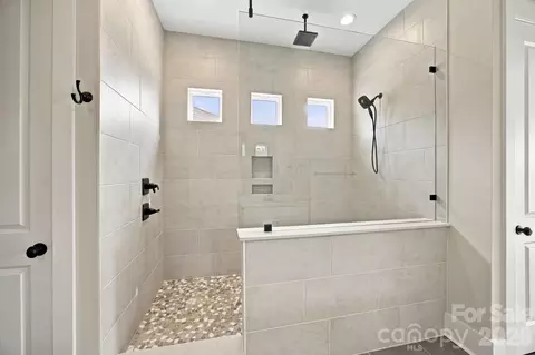 Bath - 4178 Millstream Rd, Denver, NC 28037 photo 3 of 5
