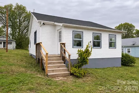 105 E Hartford Ave, Bessemer City, NC 28016