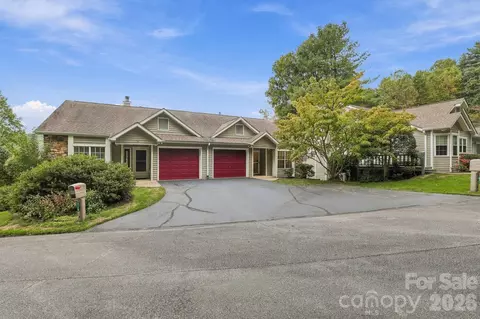 725 N Park Pl, Hendersonville, NC 28791