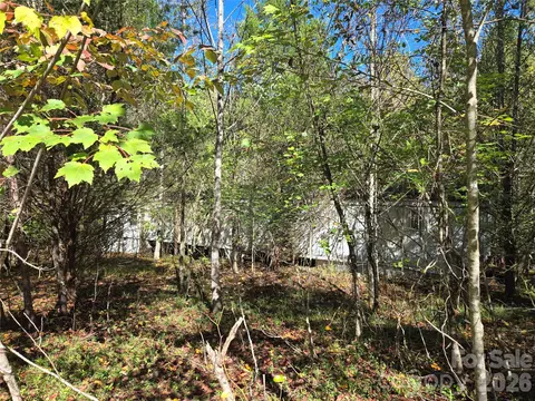 1021 Sweetbriar Ln, Hamptonville, NC 27020