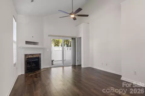 Living - 701 Shellstone Pl, Fort Mill, SC 29708 photo 2 of 3