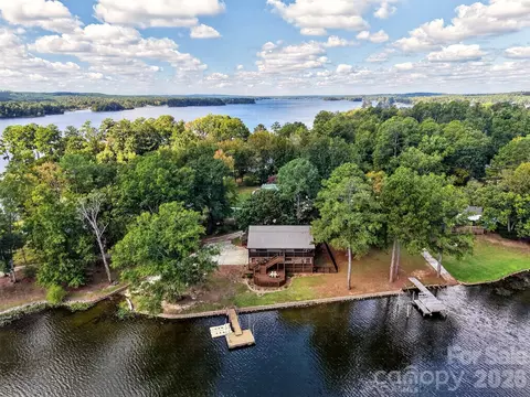 2154 Mohawk Dr, Camden, SC 29020