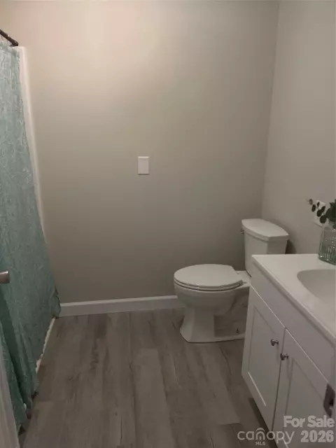 Bath - 581 Sutton Spring Rd, York, SC 29745 photo 1 of 2