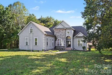 154 Heathrow Ln, Statesville, NC 28677