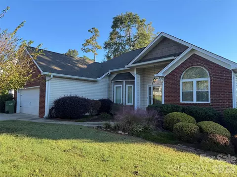 204 Silver Birch Ln, Mount Holly, NC 28120