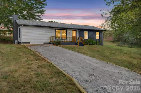 14 Kirby Pl, Asheville, NC 28806