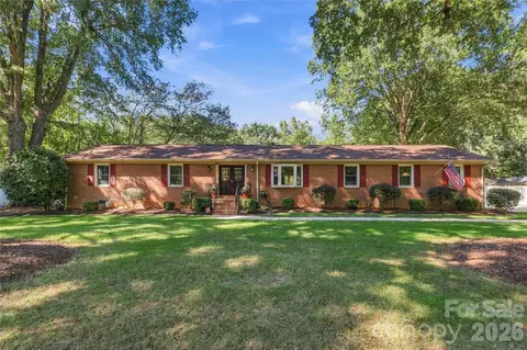 122 Keowee Cir, Indian Trail, NC 28079