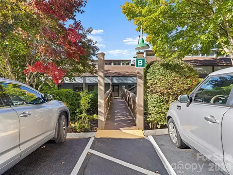87 Willow B-5 Rd #B-5, Waynesville, NC 28786