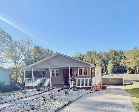 203 Newland Pl, Lenoir, NC 28645