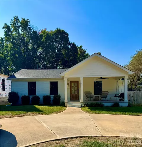 512 Manhasset Rd, Charlotte, NC 28209