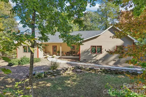 411 Alta Cir, Laurel Park, NC 28739