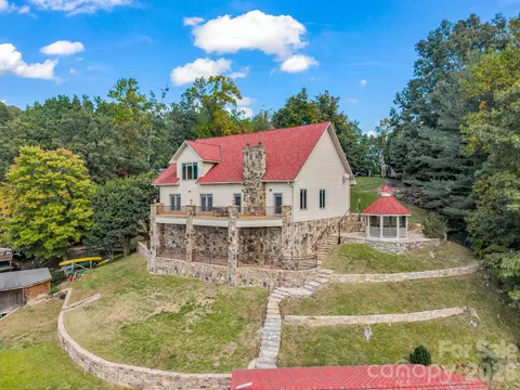 144 Neighborly Dr, Lake Lure, NC 28746