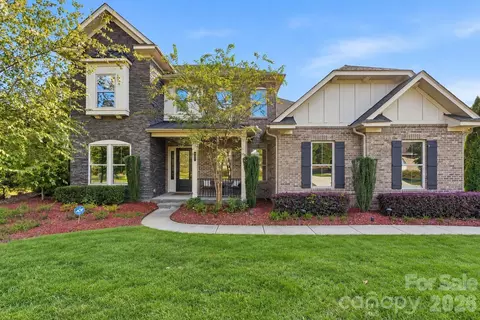101 Enclave Blvd, Matthews, NC 28104