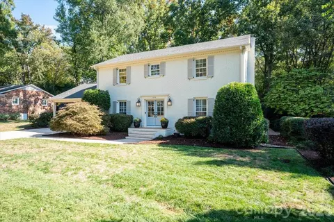 1312 Redcoat Dr, Charlotte, NC 28211