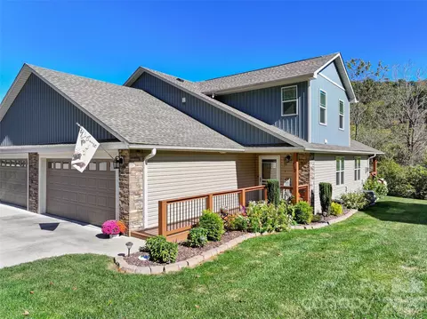 228 February Ln, Waynesville, NC 28786