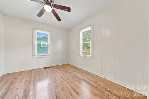 Bedroom - 110 Brookside Ln, Morganton, NC 28655 photo 3 of 6