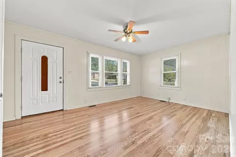 Living - 110 Brookside Ln, Morganton, NC 28655 photo 1 of 4