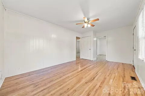 Living - 110 Brookside Ln, Morganton, NC 28655 photo 3 of 4