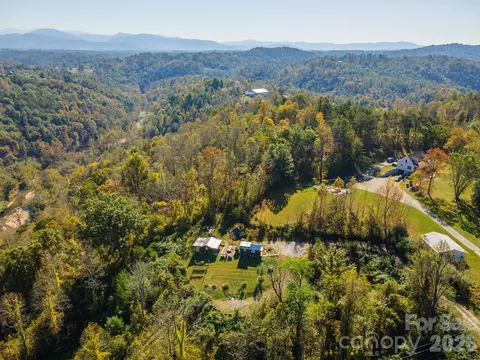 411 Magnolia Ln, Marshall, NC 28753 photo 6
